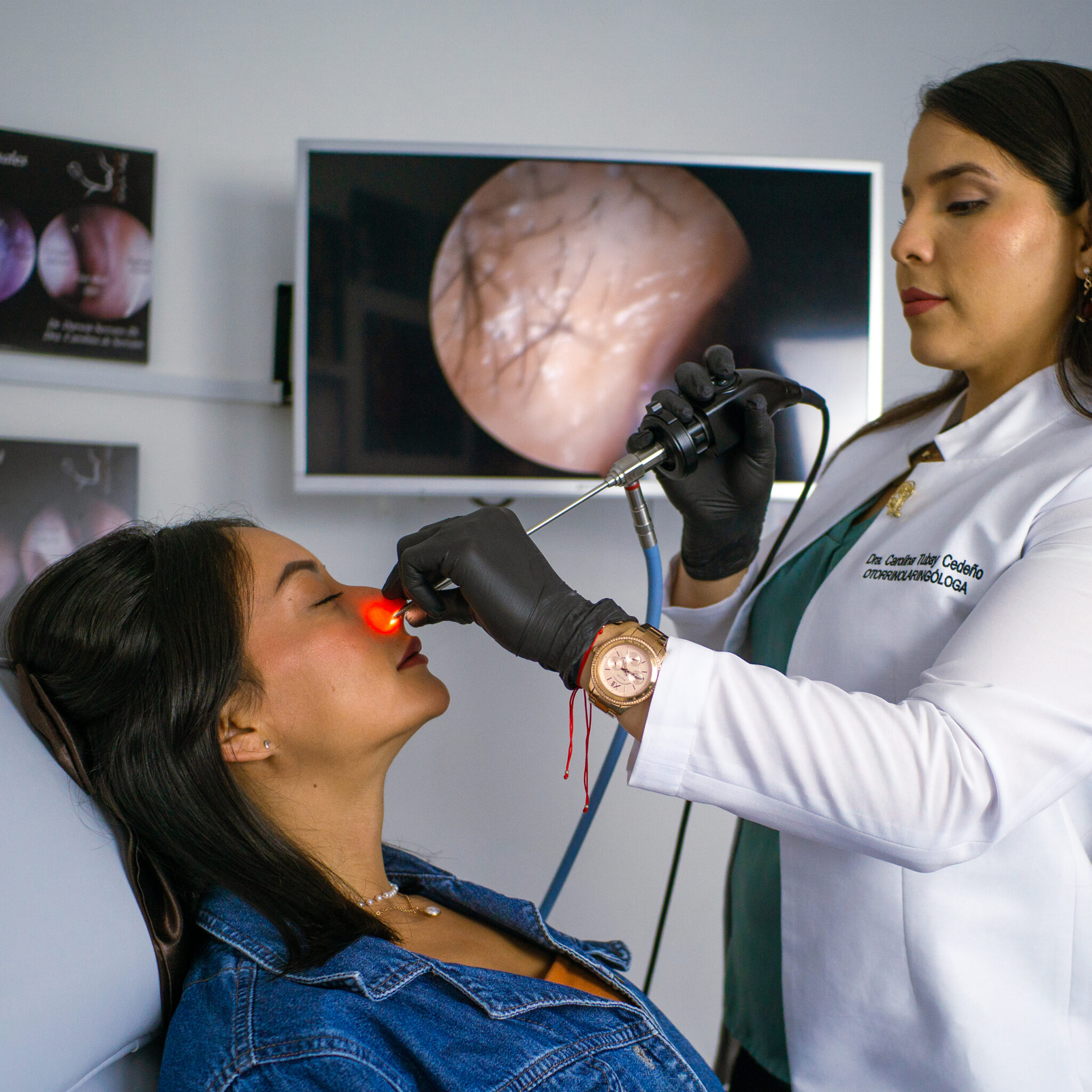 Dr. Darwin Serrano Zh. Dra. Carolina Tubay de S. Otorrinolagingologo, Otorrino. orlface. Manta. Salinas. Rinoplastia.