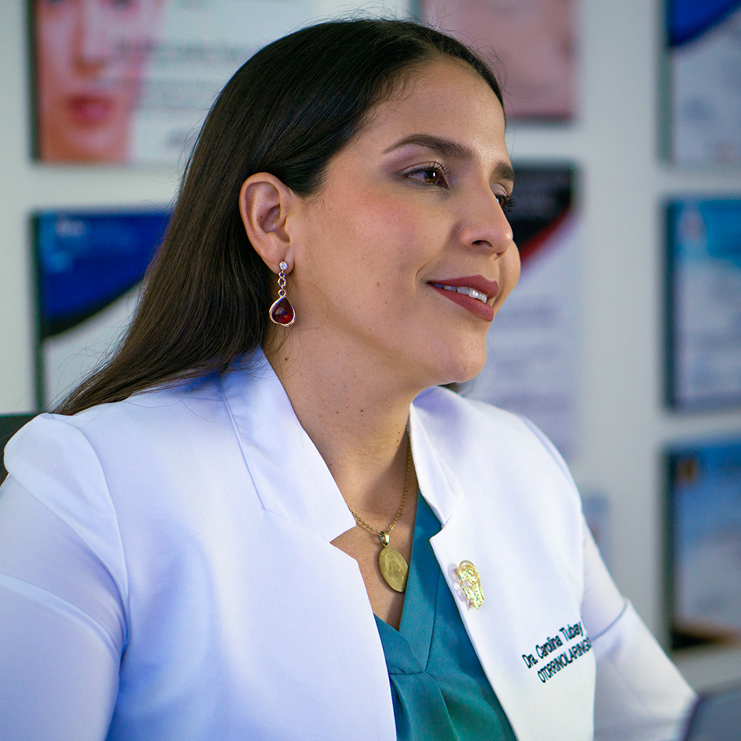Dr. Darwin Serrano Zh. Dra. Carolina Tubay de S. Otorrinolagingologo, Otorrino. orlface. Manta. Salinas. Rinoplastia.