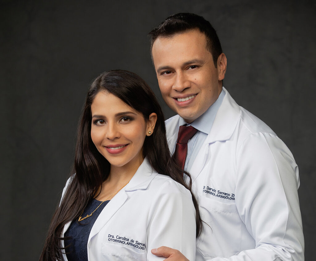 Dr. Darwin Serrano Zh. Dra. Carolina Tubay de S. Otorrinolagingologo, Otorrino. orlface. Manta. Salinas. Rinoplastia.