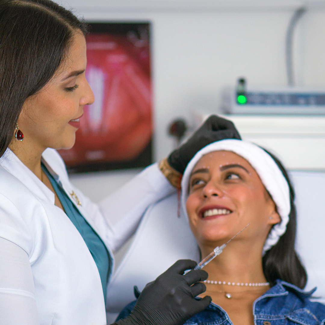 Dr. Darwin Serrano Zh. Dra. Carolina Tubay de S. Otorrinolagingologo, Otorrino. orlface. Manta. Salinas. Rinoplastia.